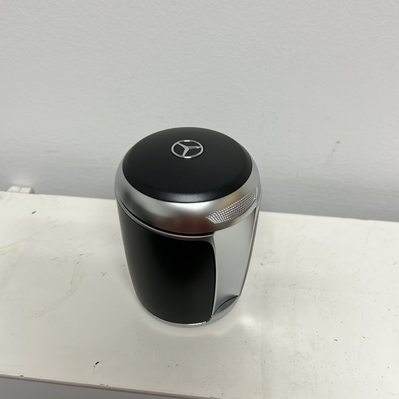 GENUINE Mercedes Benz Ashtray/Coin Cup NWT - Picture 1 of 7